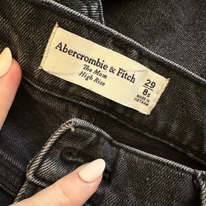 Abercrombie and Fitch The Mom High Rise jeans 29/S